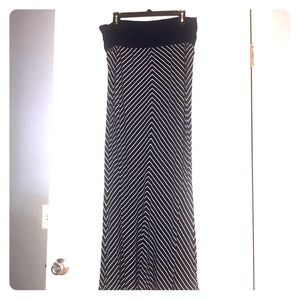 Liz Lange Maternity Navy White Chevron Striped Maxi Skirt, XS, EUC